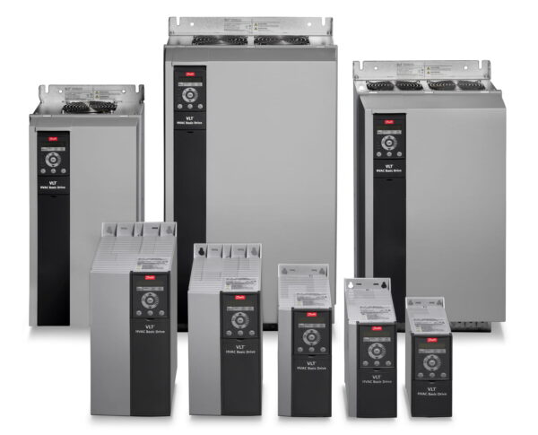 Falownik FC-101P30KT4P5AH2 – moc 30 kW, prąd 61 A, napięcie 3x380-480 VAC, stopień ochrony IP54 (z tylną płytą), filtr RFI-A2 (C3), wyposażony w panel numeryczny LCP-101, obudowa I6, kod produktu 131N0203.
