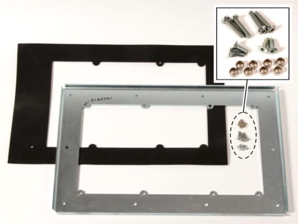 Panel montażowy THROUGH A5 MCF 110 – kompatybilny z falownikami FC102, FC202, FC301, FC302, zapewniający stabilne i bezpieczne mocowanie panelu sterowania. Kod produktu: 130B1028