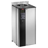 srebrna przetwornica Danfoss z jednym wentylatorem na górze